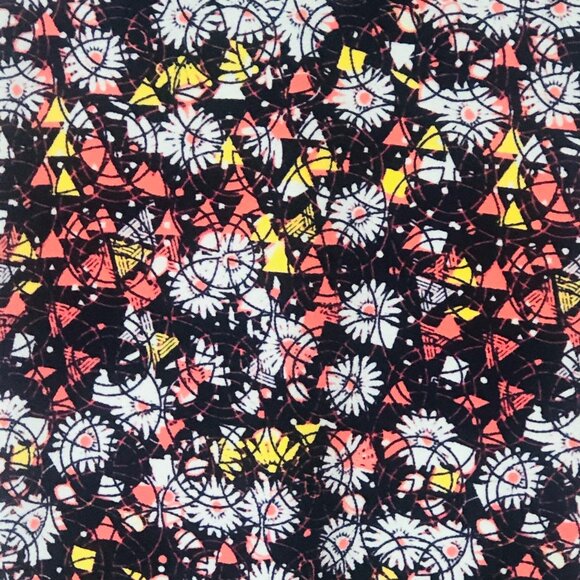 LuLaRoe Cassie pencil skirt geometric pattern black white polyester size xs READ - Picture 8 of 8